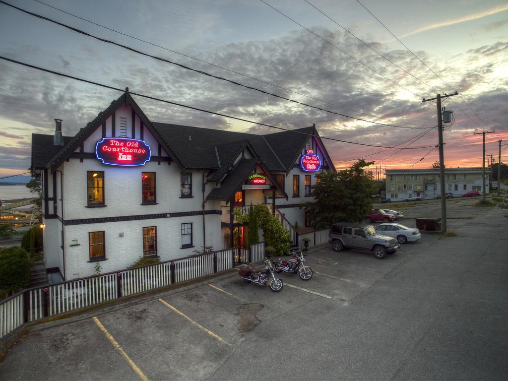 The Old Courthouse Inn Powell River Bagian luar foto