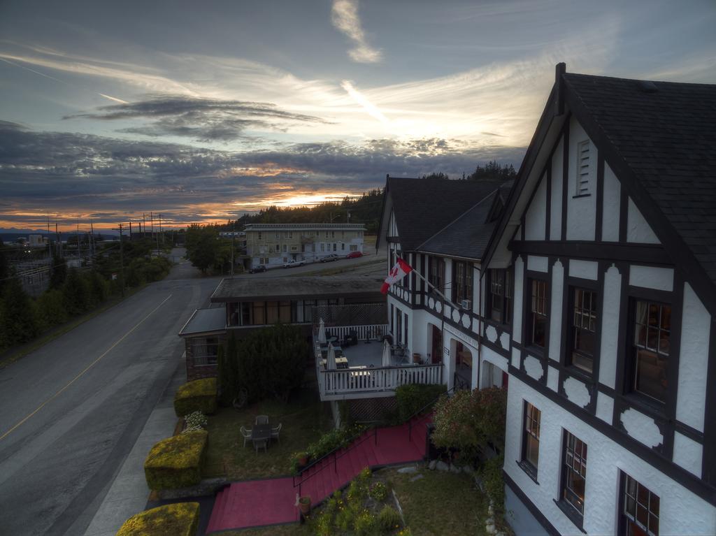The Old Courthouse Inn Powell River Bagian luar foto