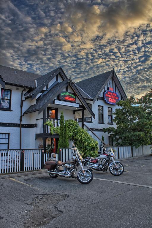 The Old Courthouse Inn Powell River Bagian luar foto