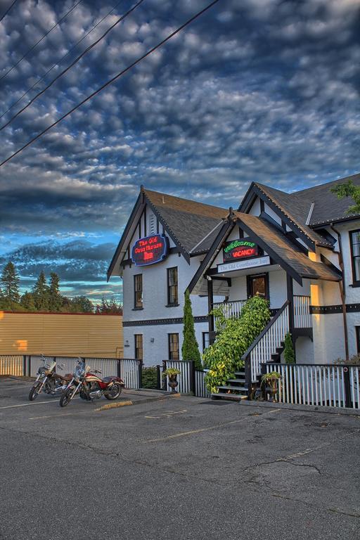 The Old Courthouse Inn Powell River Bagian luar foto